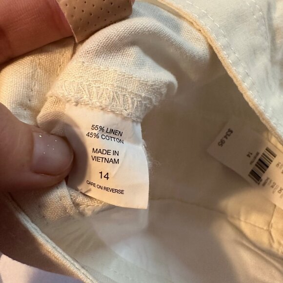 New York and Company NY&Co Womens 14 White Linen Belted 4 Inch Shorts NWT - Picture 6 of 9